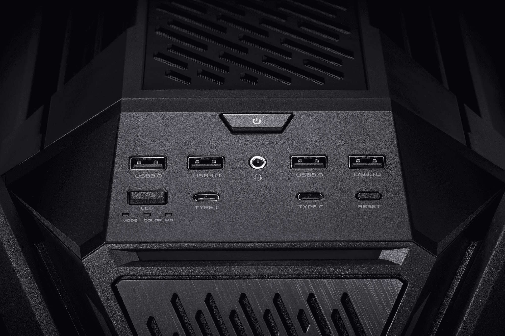 The front I/O panel of the ROG Hyperion GR701
