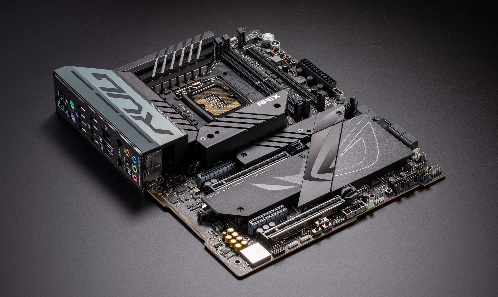 The ROG Maximus Z790 Apex Encore motherboard